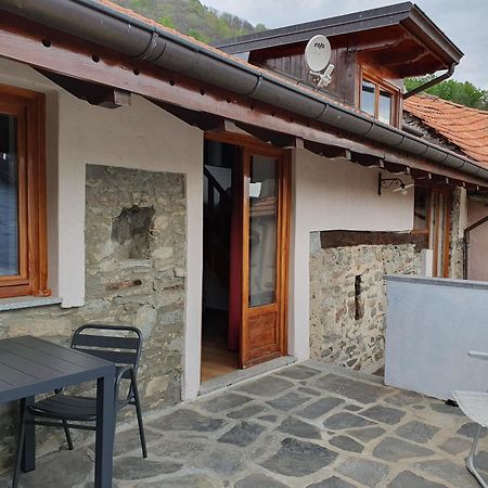 Appartamenti Vacanze E Camere Roccetta Fiorita Pettenasco Ruang foto