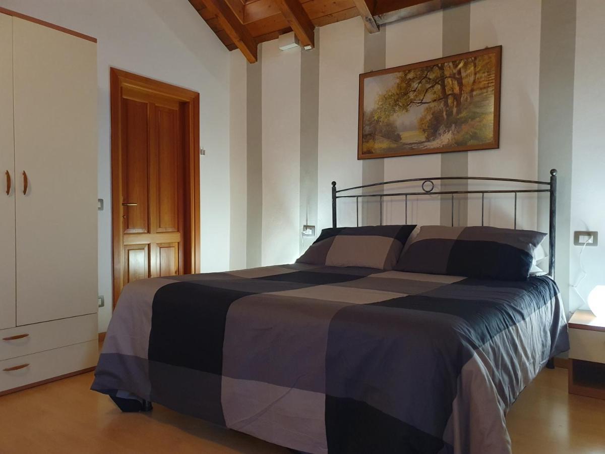Appartamenti Vacanze E Camere Roccetta Fiorita Pettenasco Ruang foto