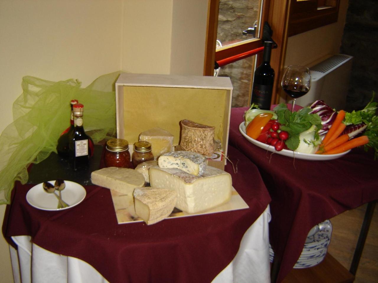 Appartamenti Vacanze E Camere Roccetta Fiorita Pettenasco Bagian luar foto